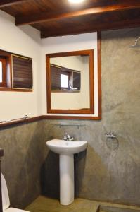 Vonios kambarys apgyvendinimo įstaigoje Rowinrich Cottages