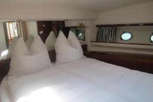 マントンにあるYacht Summertime 3 Bedroomsのギャラリーの写真