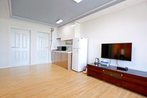 Cucina o angolo cottura di Geoje Blueberry Pension