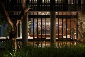 BATIQA Hotel Jababeka Cikarangにある庭