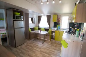 Kuchyňa alebo kuchynka v ubytovaní Mobile Home