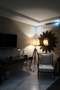 Uma televisão e/ou sistema de entretenimento em Hotel 2001