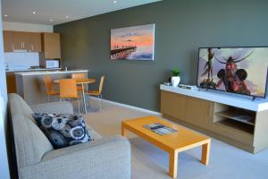 תמונה מהגלריה של Wallaroo Marina Luxury Apartment בוולארו