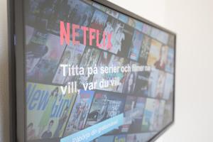 TV a/nebo společenská místnost v ubytování Hotell Eken Mölndal