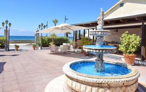 Bazén v ubytování Hotel Costa d'Oro nebo v jeho okolí