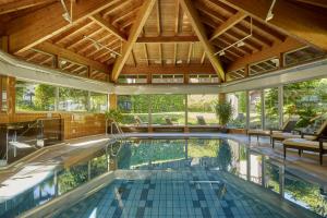 Bazén v ubytování HYPERION Hotel Garmisch - Partenkirchen nebo v jeho okolí
