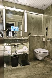 O baie la Widder Hotel - Zurichs Luxury Hideaway