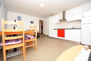 Kuchyň nebo kuchyňský kout v ubytování Apartments Katarina