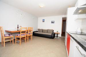 Kuchyň nebo kuchyňský kout v ubytování Apartments Katarina