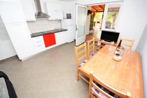 Kuchyň nebo kuchyňský kout v ubytování Apartments Katarina