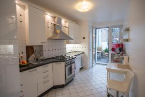 Photo de la galerie de l'établissement Apartement mit Dachterrasse - bei Curth klingen - Teilen Sie uns Ihre Ankunfszeit mit, à Düsseldorf