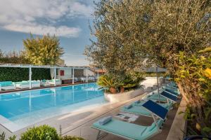 Бассейн в Olivi Hotel & Natural Spa или поблизости