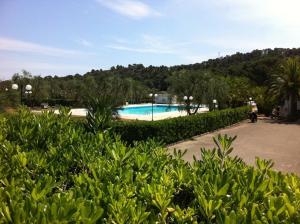 Piscina di Hotel Mira o nelle vicinanze