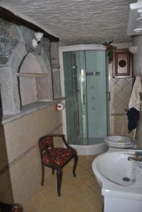 Koupelna v ubytování Taverna Semon