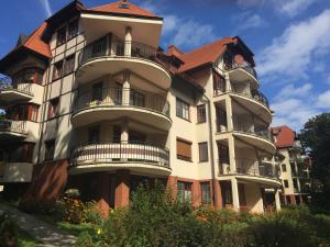Budova, v ktorej sa apartmán nachádza