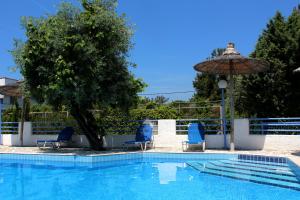 Bazén v ubytování Thassos Hotel nebo v jeho okolí