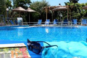 Bazén v ubytování Thassos Hotel nebo v jeho okolí