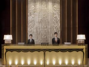 أعضاء طاقم العمل في Golden Tulip New Asia Hotel The Bund Shanghai