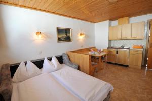 Kuchyň nebo kuchyňský kout v ubytování Kerschbaumerhof