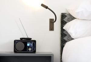 Tuddenham Mill Luxury Hotel客房内的一张或多张床位