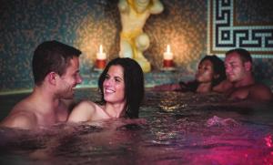 Tamu yang menginap di Wellness Hotel Babylon