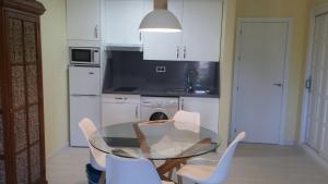 Kuchnia lub aneks kuchenny w obiekcie Impresionante Loft En Puerto Banus A Pie De Playa