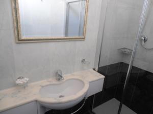 A bathroom at Hotel Fernanda