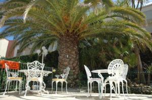 Gallery image of H&ocirc;tel Azur in Cap d'Agde
