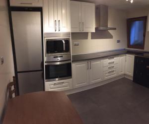 A kitchen or kitchenette at Los Pinos de Cardes