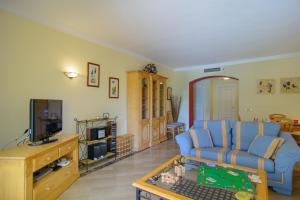 TV a/nebo společenská místnost v ubytování Apartment Hacienda Playa Elviria