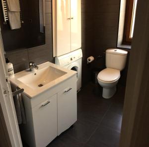 A bathroom at Los Pinos de Cardes