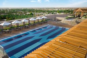 Bazén v ubytování Ayla Grand Hotel nebo v jeho okolí