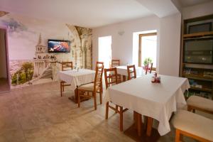 TV a/nebo společenská místnost v ubytování Hotel Hana