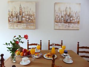 Comida en o cerca de este apartamento