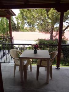 Gallery image of Athina apartments in Argasi