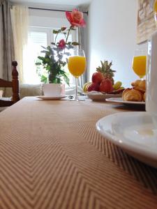 Comida en o cerca de este apartamento