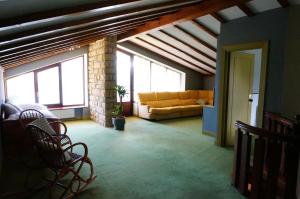 Гостиная зона в Aloka rooms Sopela