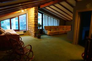 Гостиная зона в Aloka rooms Sopela