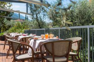 En balkon eller terrasse på Hotel Catullo