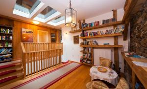 Knihovna v apartmánu