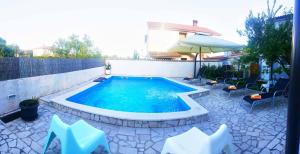 Basen w obiekcie Guest House Ilic lub w pobliżu