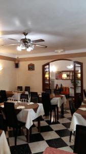 Restaurace v ubytování Hôtel du Roc