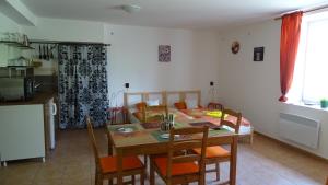 Kuchyň nebo kuchyňský kout v ubytování Apartmán u Kočky