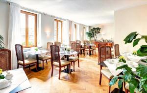 En restaurang eller annat matställe på Hotel Villa Königsgarten