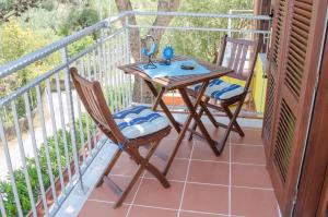 A balcony or terrace at Casa Vacanze "Ro & Se" a Palinuro IT, Bandiera Blu anche per il 2025