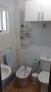 Vonios kambarys apgyvendinimo įstaigoje The Cozy Home