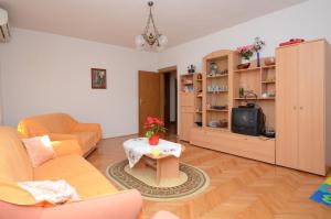 Gallery image of Apartments Marijana in Zavalatica