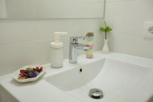 A bathroom at Noches de ensueño Még 7 kép