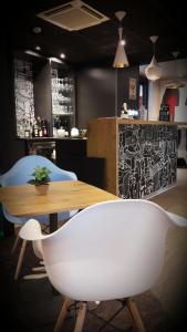 Fotografie z fotogalerie ubytování Hôtel Baudouin v destinaci Valenciennes