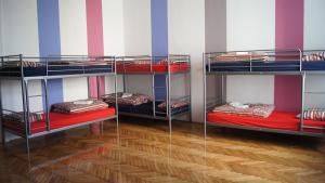 Posteľ alebo postele v izbe v ubytovaní Westend Hostel